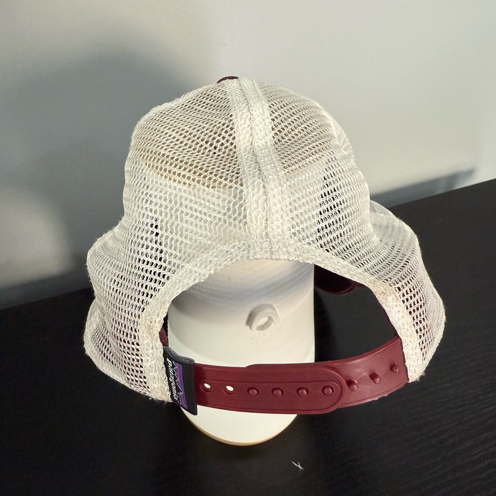 Patagonia‎ Maroon and Cream Mesh Hat - Picture 3 of 5